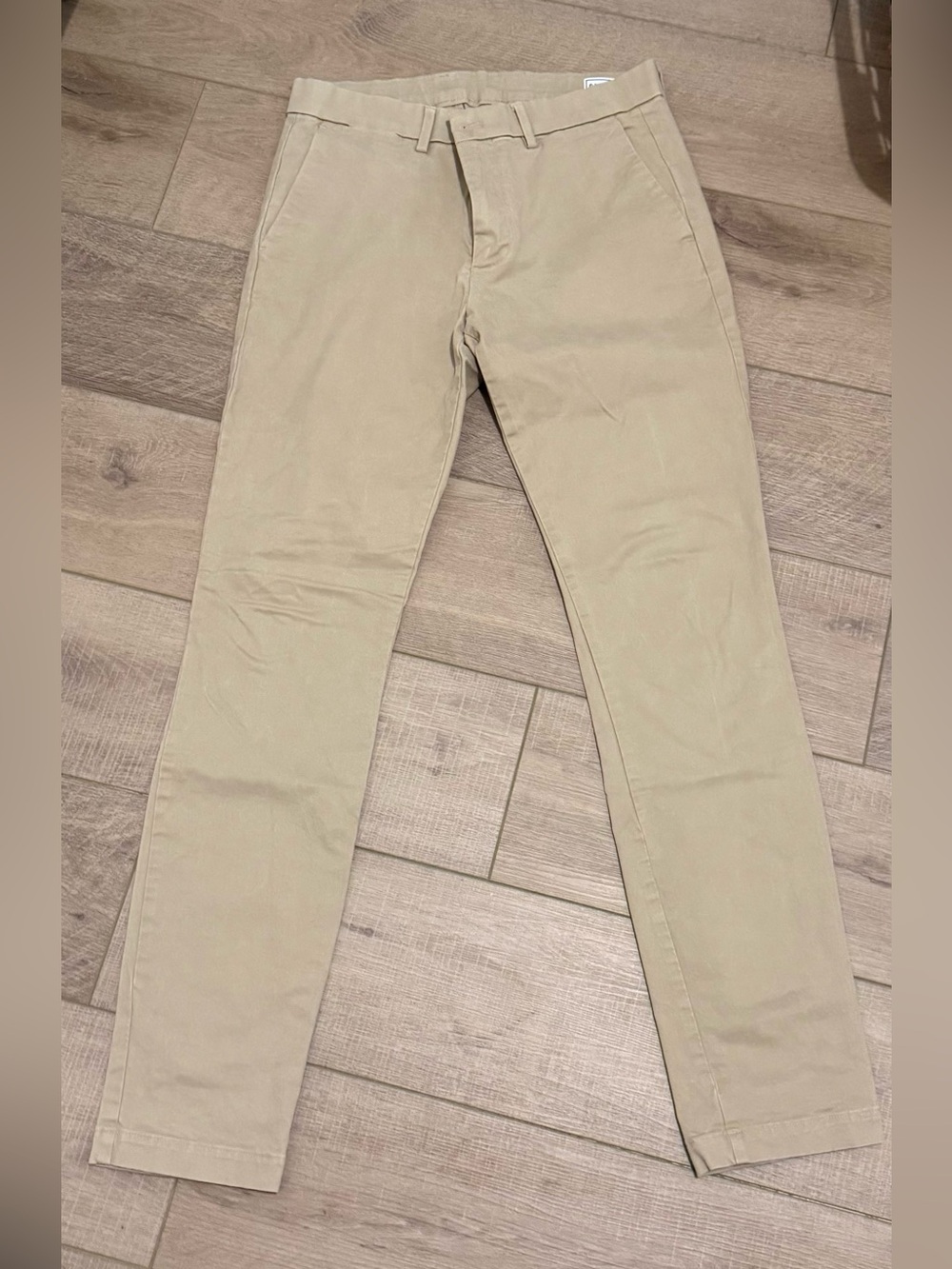 GAP Men's Chino Pants in Light Khaki